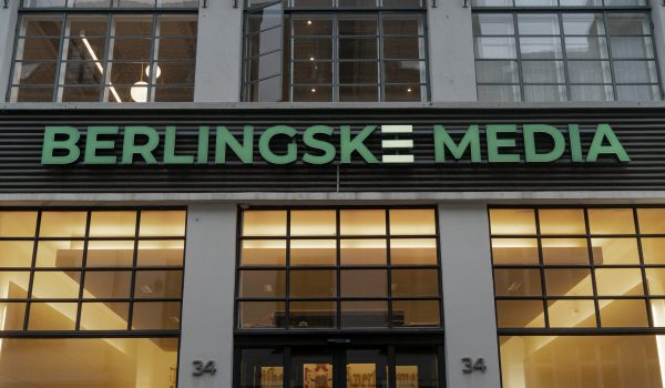 Berlingske Media opsætter nyt skilt på facaden